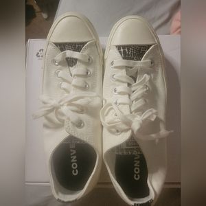 Converse Chuck Taylor Women Low Top EUC
